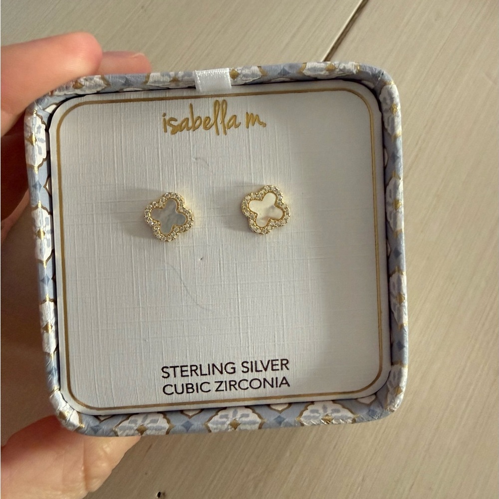 Women’s earrings